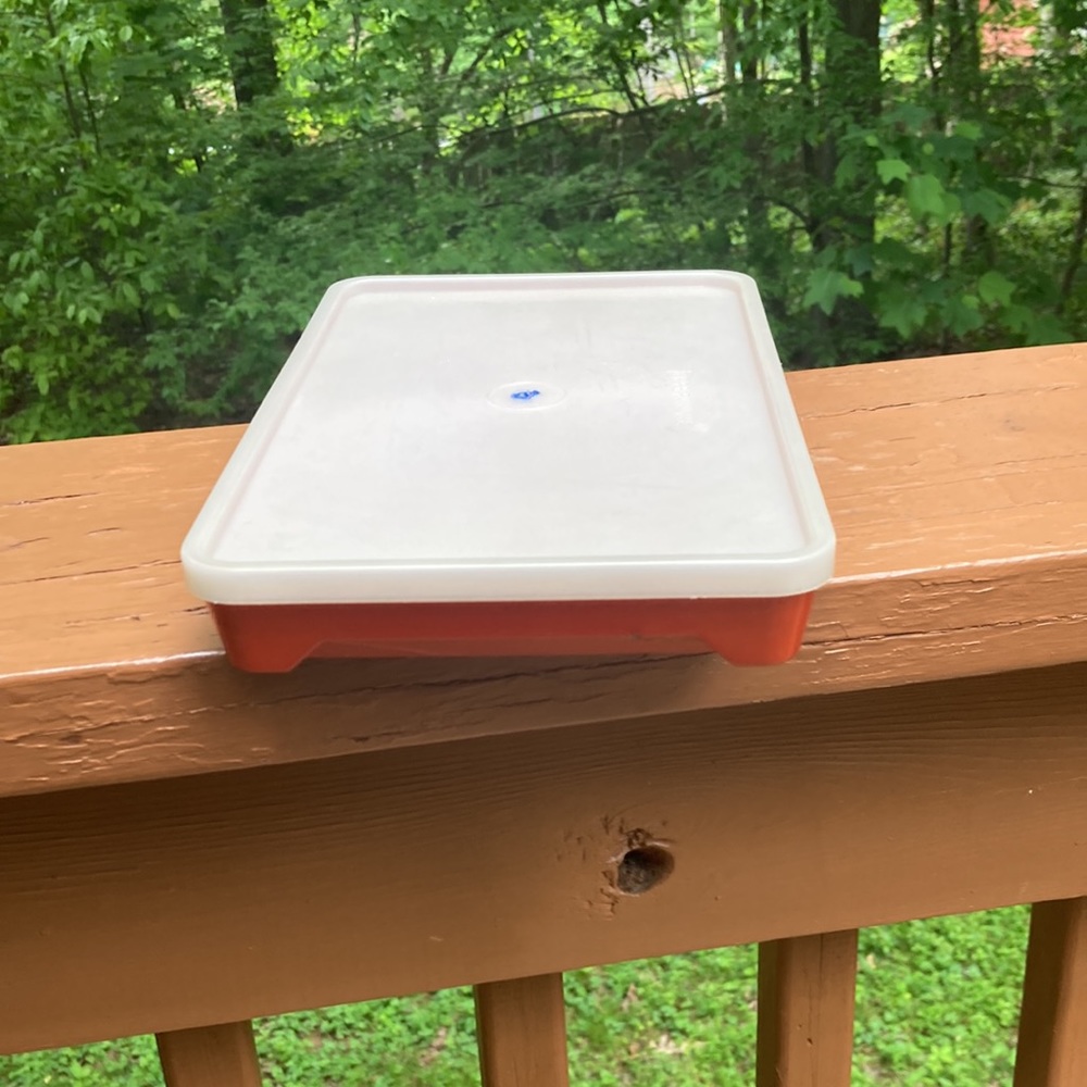 Tupperware orange marinating container - Picture 2 of 10